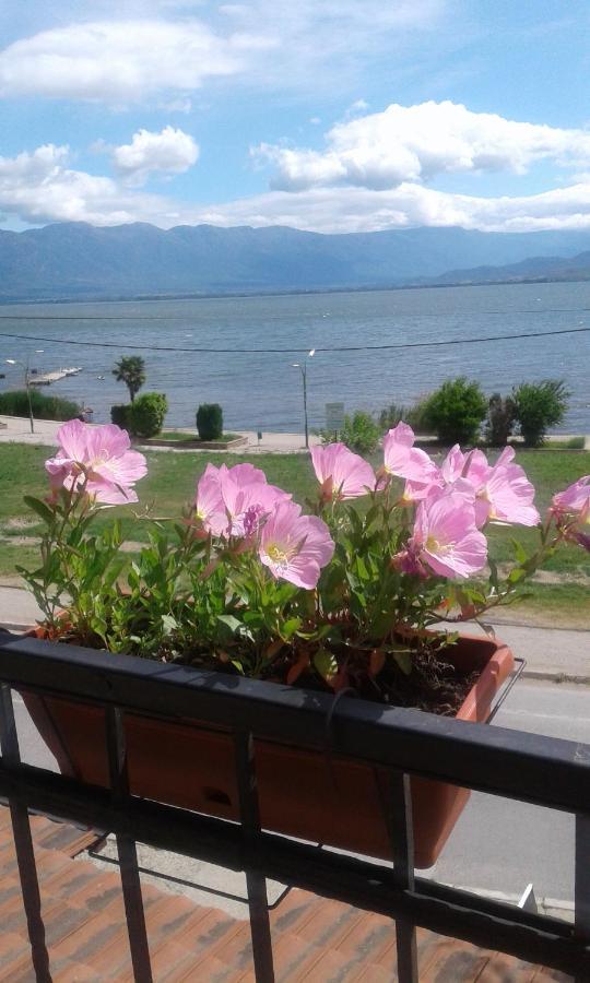 Villa Renesans Dojran Экстерьер фото
